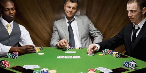 Poker cor en la mesa